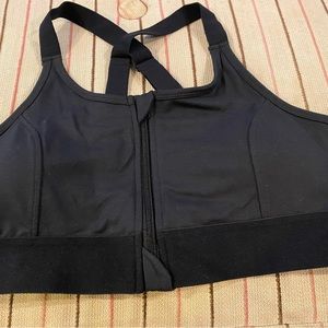 CLEARANCE 🛍️ LuLaRoe Consistent Sports Bra XL